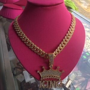 Luxurious Gold Crown Necklace
